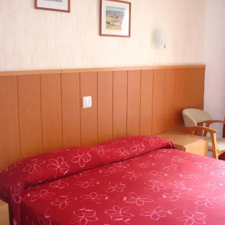 Ξενοδοχείο Maria Rosa *