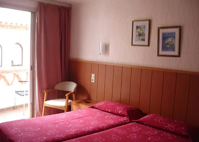 מלון Maria Rosa *